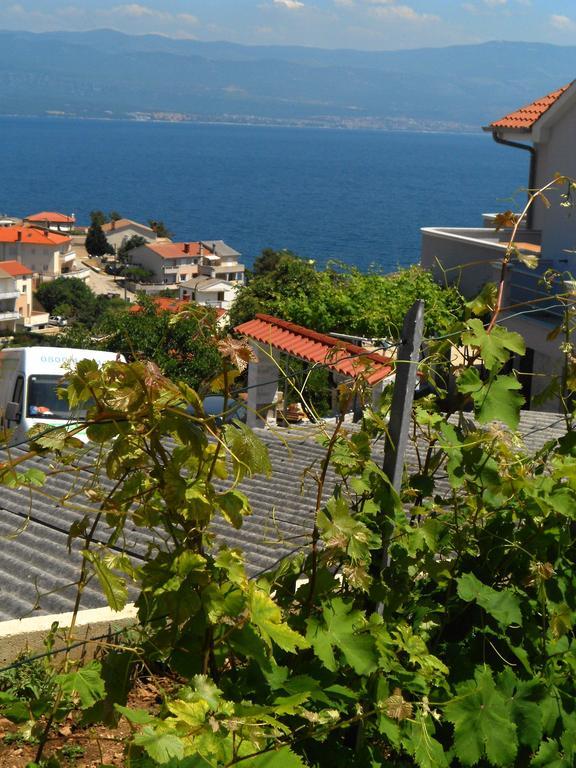 Apartment Andrija Vrbnik Exterior photo